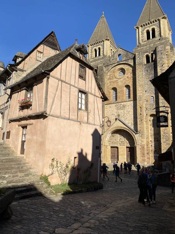 Schattenspiele in Conques